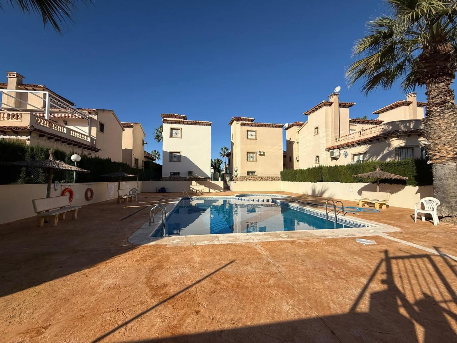 3 makuuhuone Huvila myytävänä paikassa El Raso mukana uima-altaan - 255 000 € (Ref: 9596130)