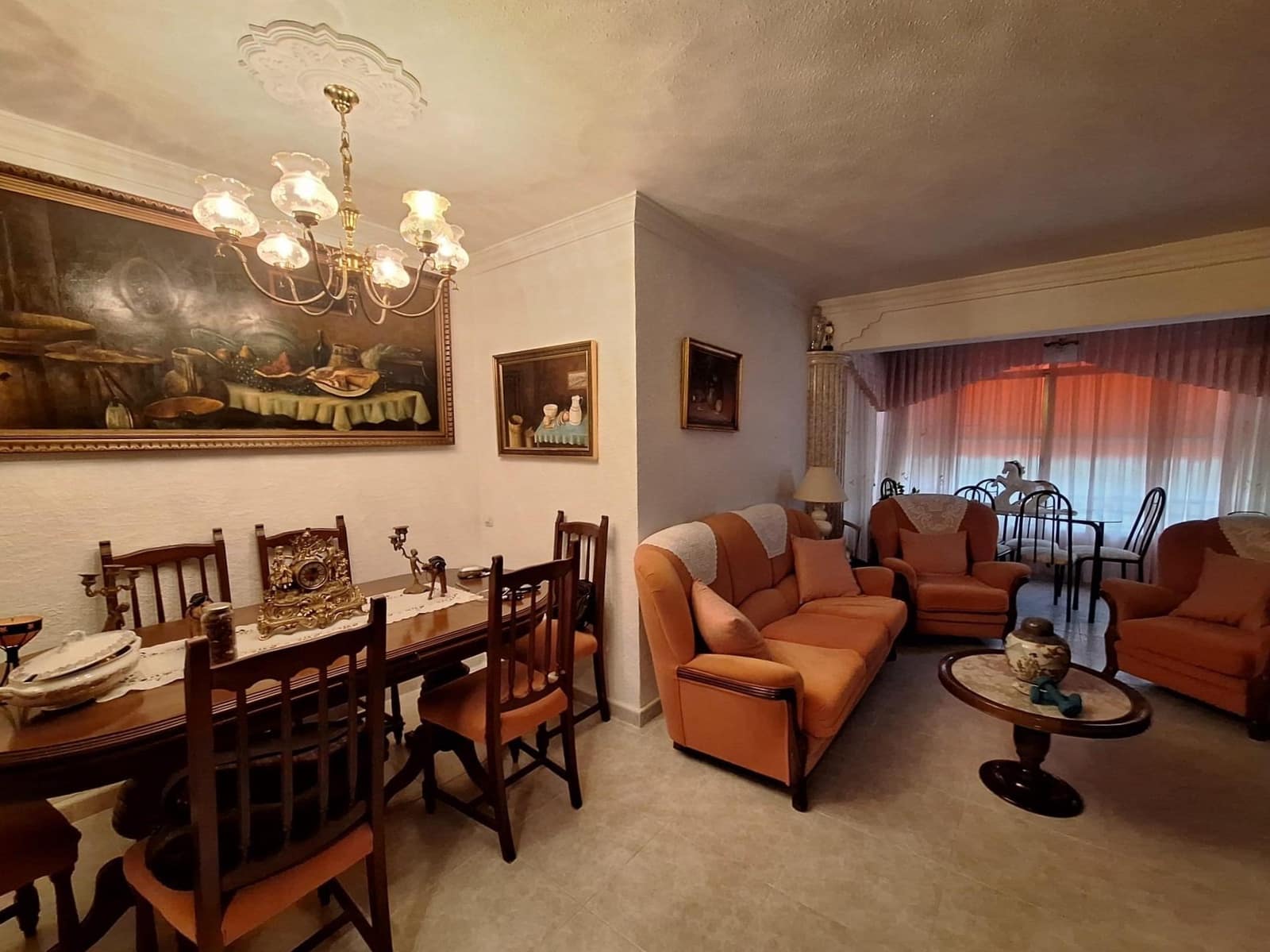 4 Zimmer Wohnung zu verkaufen in Alicante / Alacant Stadt mit Garage - 132.000 € (Ref: 9596131)