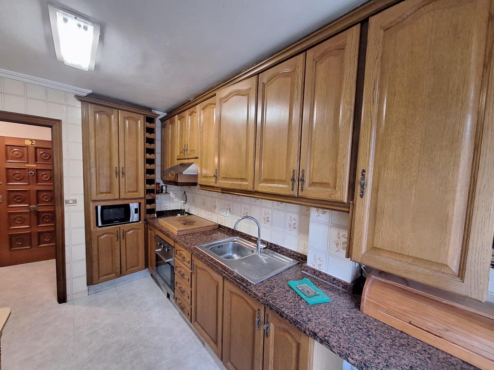 4 Zimmer Wohnung zu verkaufen in Alicante / Alacant Stadt mit Garage - 132.000 € (Ref: 9596131)