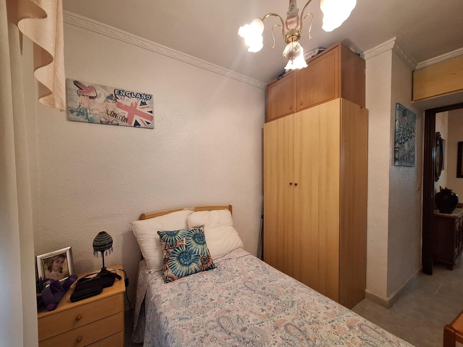 4 Zimmer Wohnung zu verkaufen in Alicante / Alacant Stadt mit Garage - 132.000 € (Ref: 9596131)
