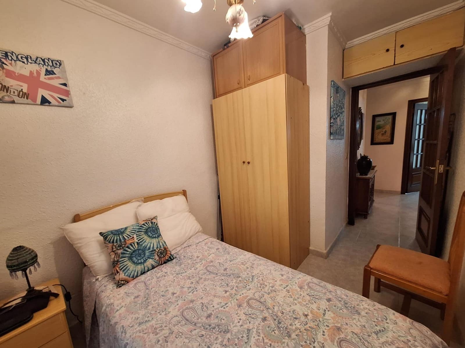 4 Zimmer Wohnung zu verkaufen in Alicante / Alacant Stadt mit Garage - 132.000 € (Ref: 9596131)