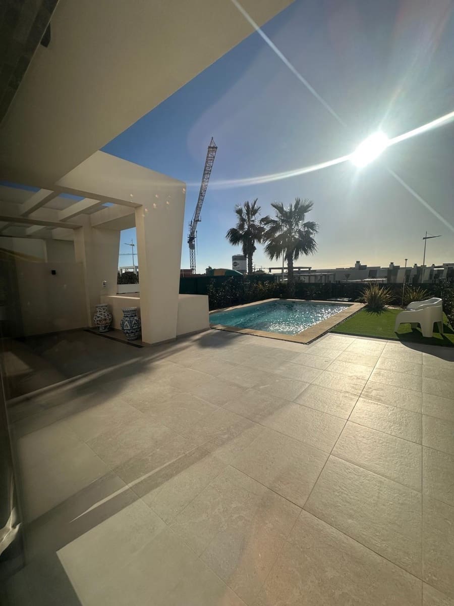 4 soverom Villa til salgs i Algorfa med garasje - € 770 000 (Ref: 9599540)