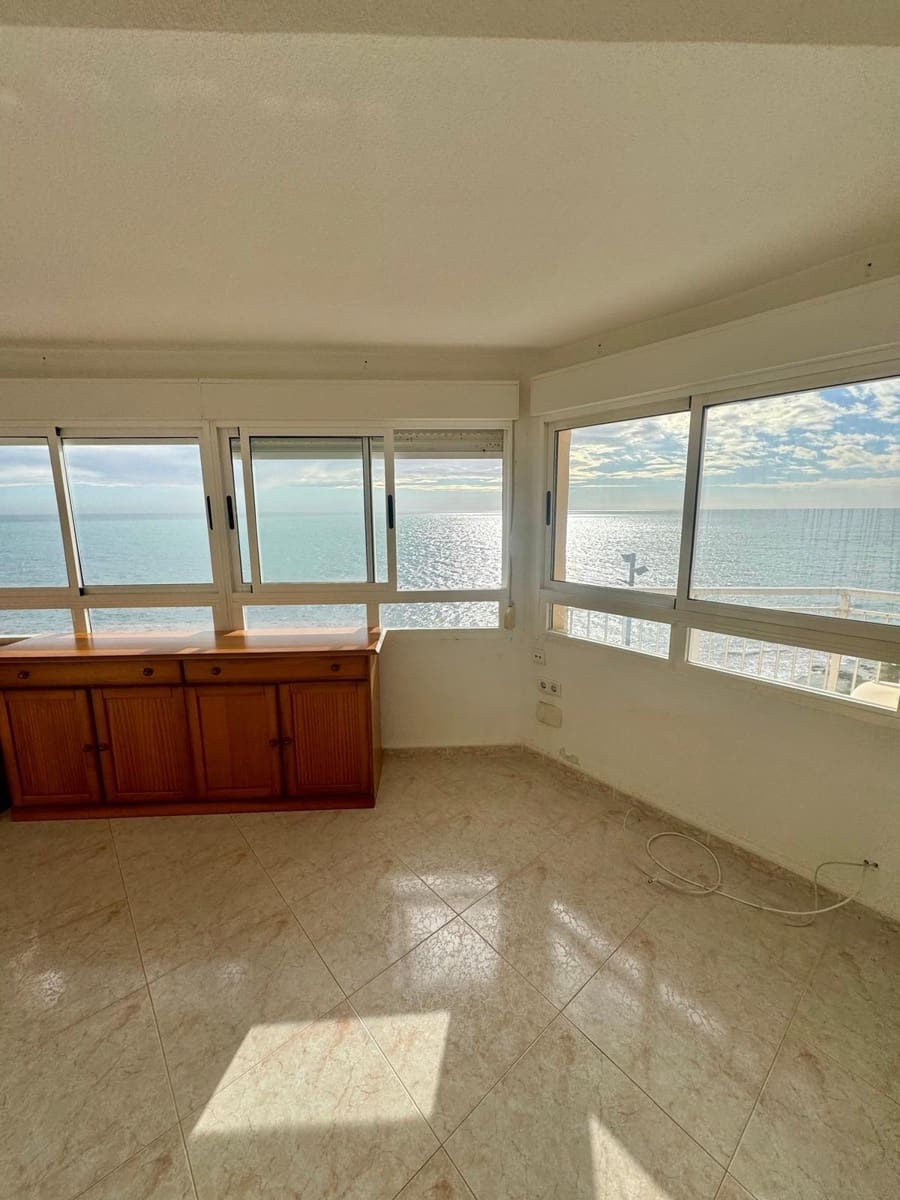 Apartamento de 4 habitaciones en Torrevieja en venta con piscina - 360.000 € (Ref: 9599542)