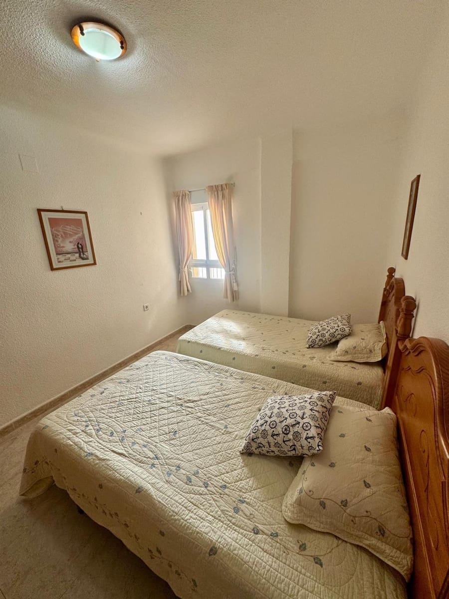 Apartamento de 4 habitaciones en Torrevieja en venta con piscina - 360.000 € (Ref: 9599542)