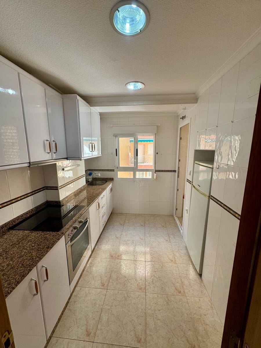 Apartamento de 4 habitaciones en Torrevieja en venta con piscina - 360.000 € (Ref: 9599542)