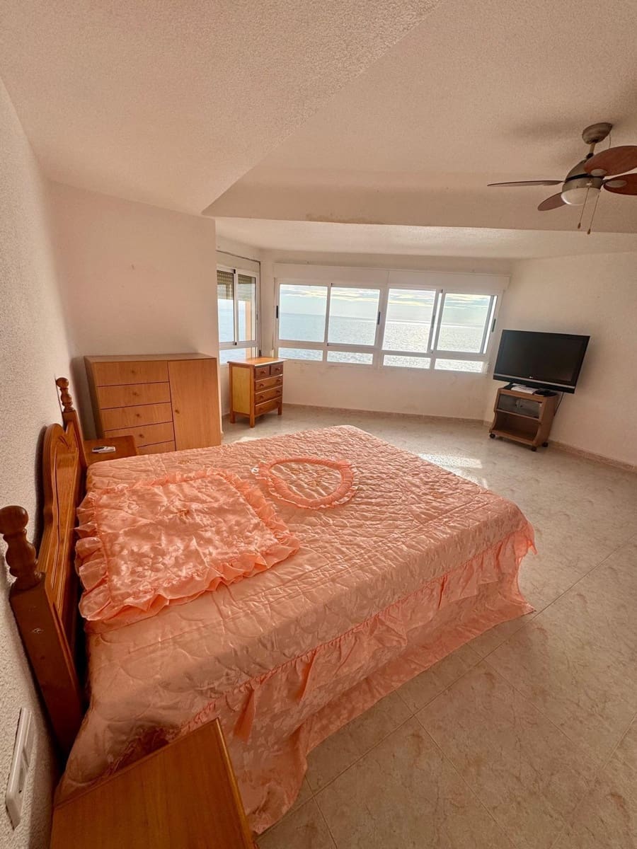 Apartamento de 4 habitaciones en Torrevieja en venta con piscina - 360.000 € (Ref: 9599542)