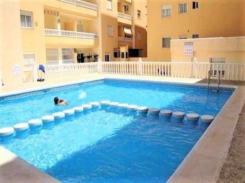 2 makuuhuone Huoneisto myytävänä paikassa Torrevieja - 129 900 € (Ref: 9599543)