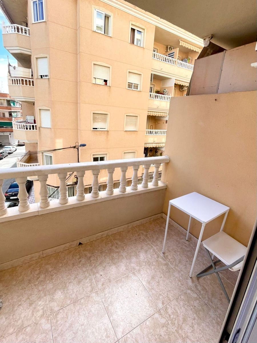 2 makuuhuone Huoneisto myytävänä paikassa Torrevieja - 129 900 € (Ref: 9599543)