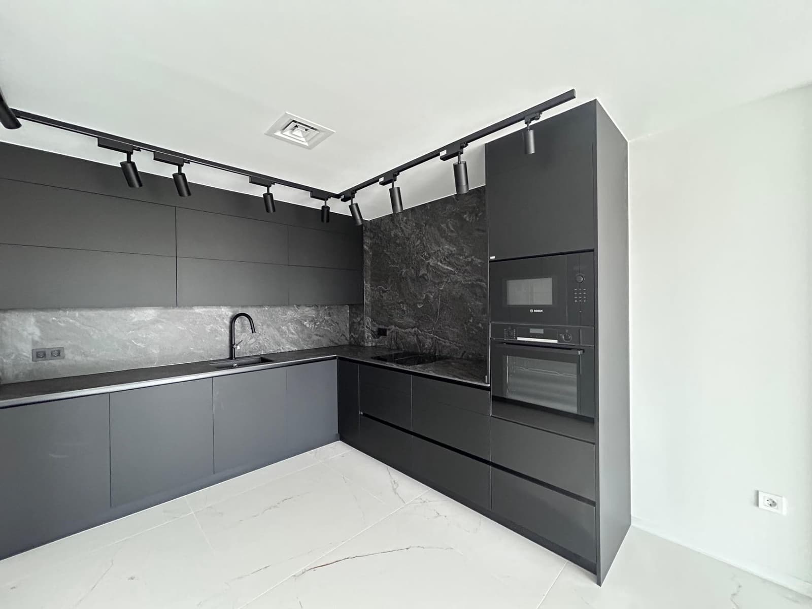 2 bedroom Apartment for sale in Finestrat with pool - € 500,000 (Ref: 9604970)