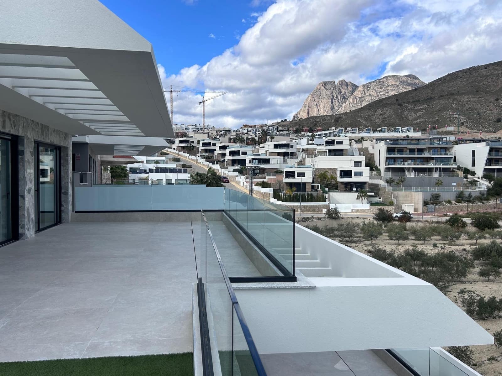 2 bedroom Apartment for sale in Finestrat with pool - € 500,000 (Ref: 9604970)