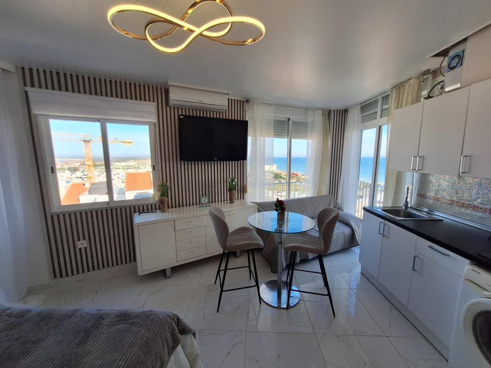 1 bedroom Studio for sale in Torrevieja - € 129,900 (Ref: 9608061)