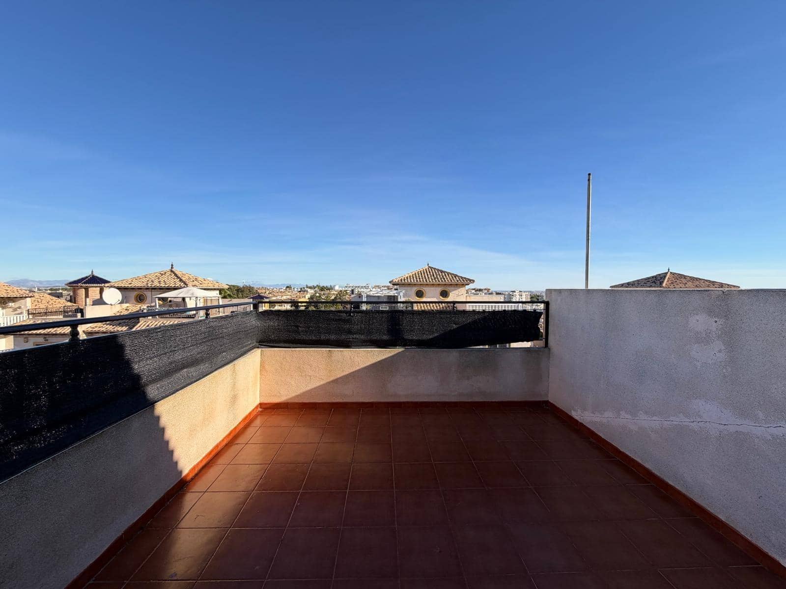 2 makuuhuone Rivitalo myytävänä paikassa Filipinas mukana uima-altaan 
autotalli - 225 000 € (Ref: 9608065)