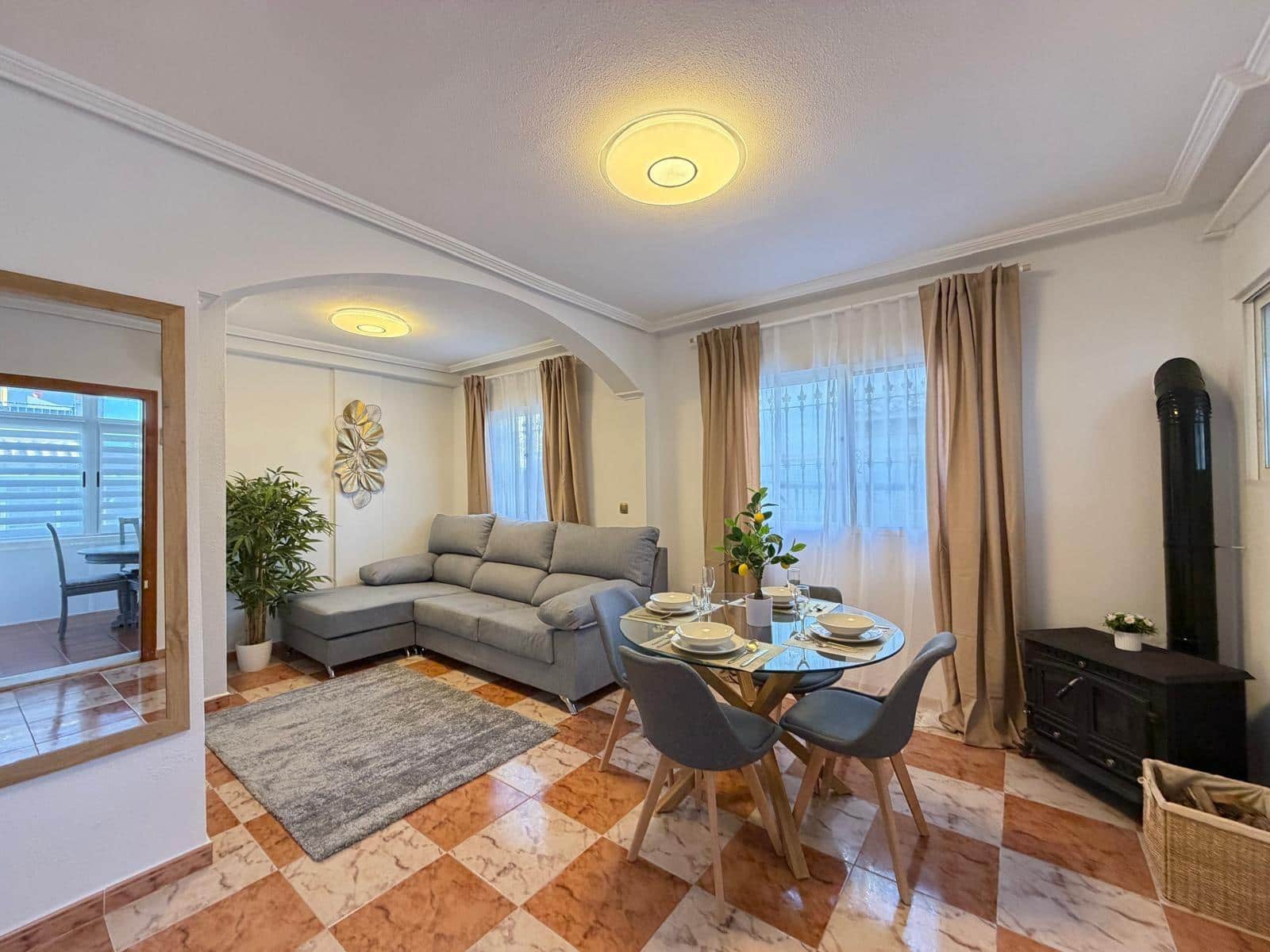 2 makuuhuone Rivitalo myytävänä paikassa Filipinas mukana uima-altaan 
autotalli - 225 000 € (Ref: 9608065)