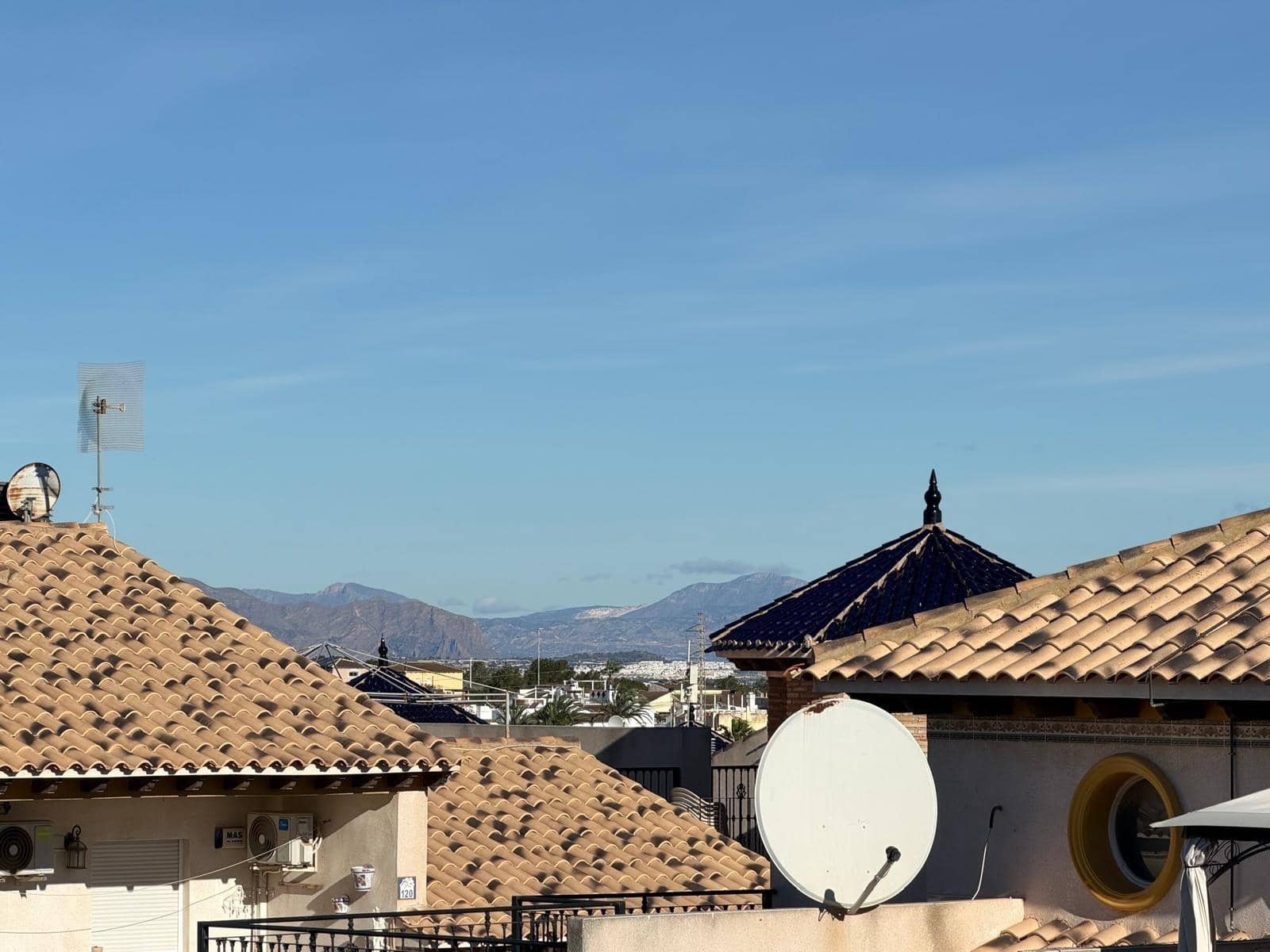 2 makuuhuone Rivitalo myytävänä paikassa Filipinas mukana uima-altaan 
autotalli - 225 000 € (Ref: 9608065)