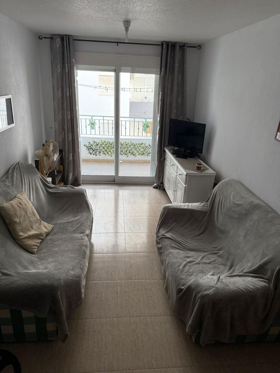 2 makuuhuone Huoneisto myytävänä paikassa Torrevieja mukana uima-altaan - 106 900 € (Ref: 9608066)