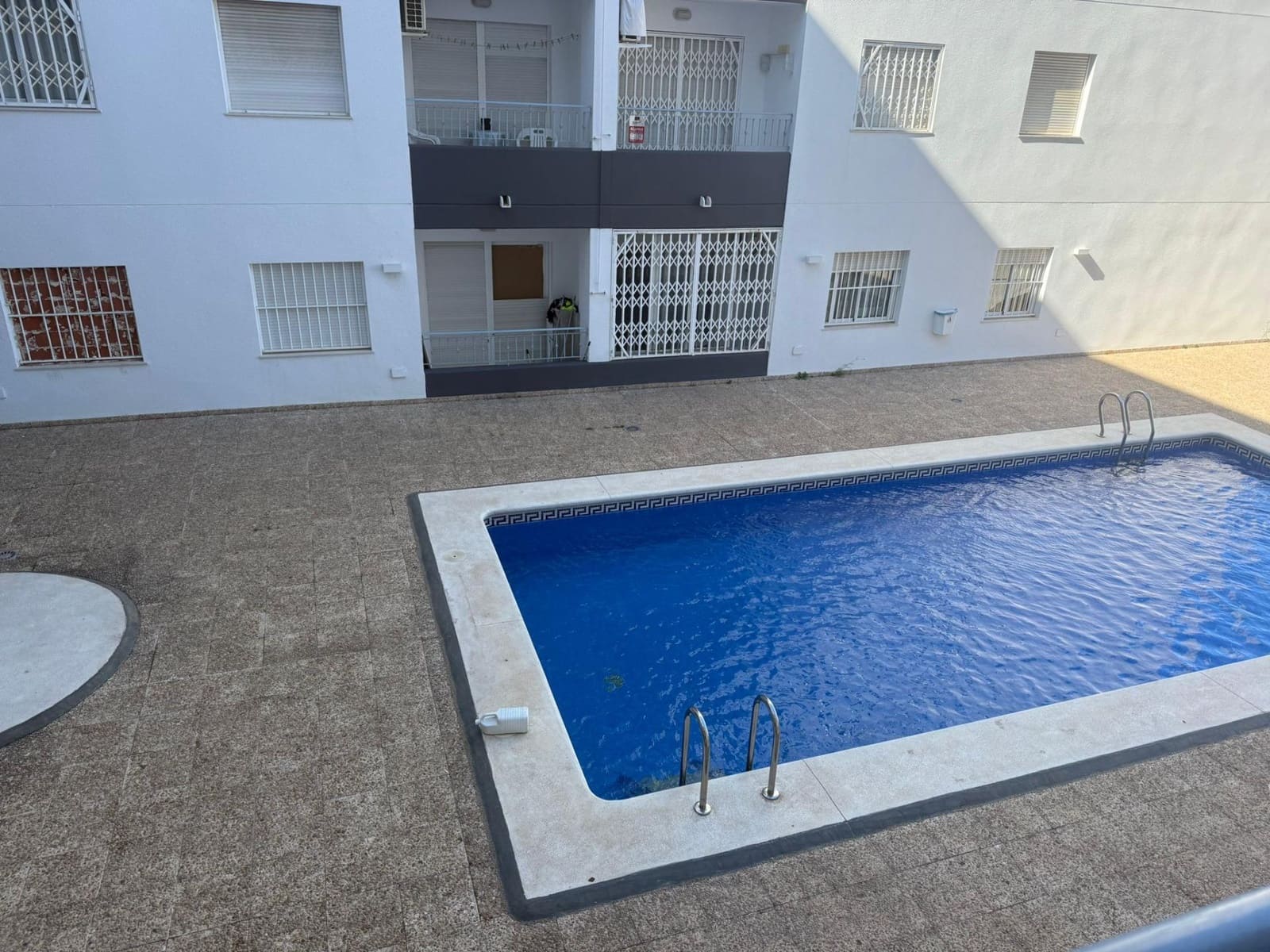 2 makuuhuone Huoneisto myytävänä paikassa Torrevieja mukana uima-altaan - 106 900 € (Ref: 9608066)