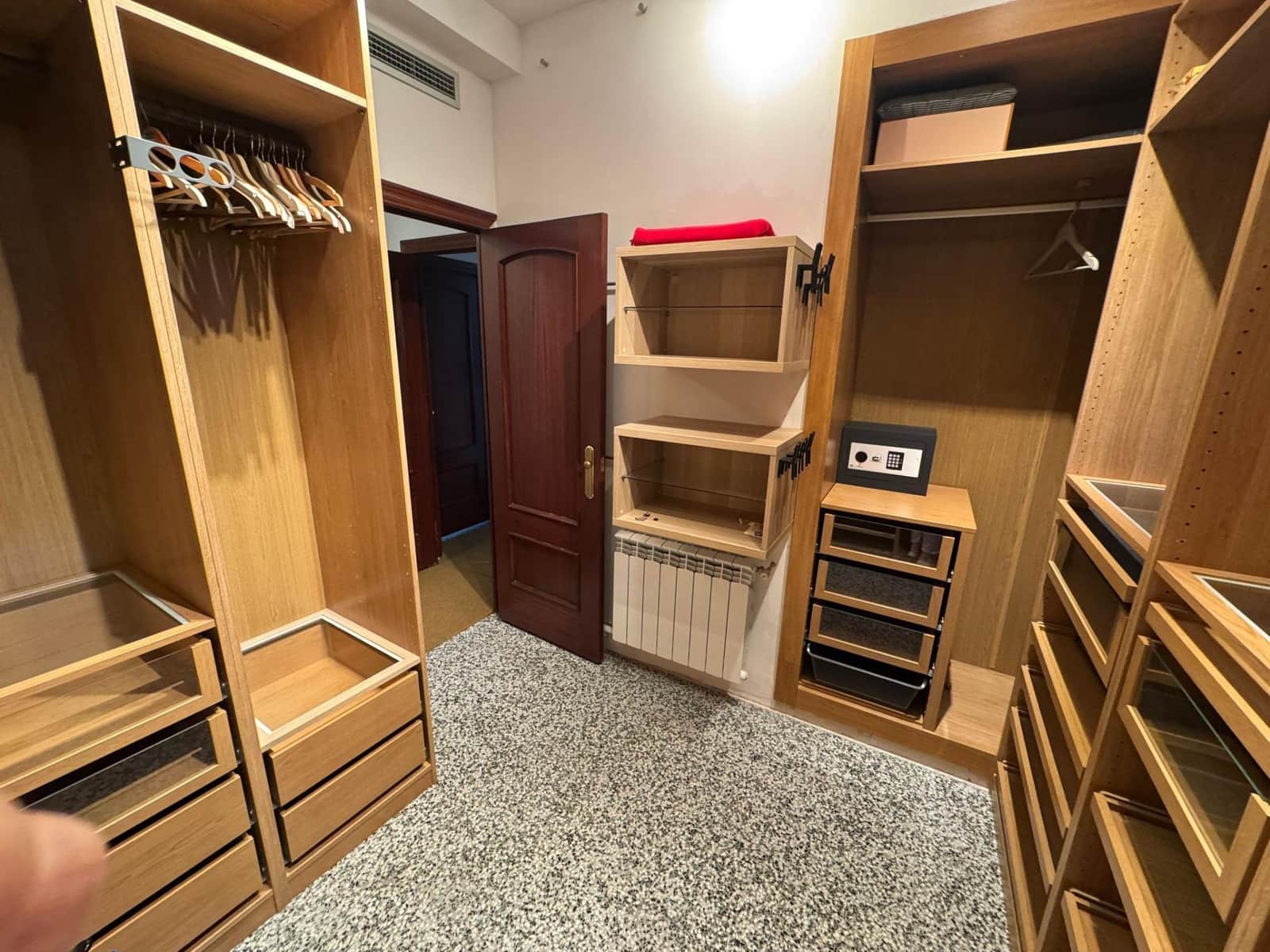 8 sypialnia Willa na sprzedaż w Riba-roja de Turia z basenem garażem - 930 000 € (Ref: 9611533)