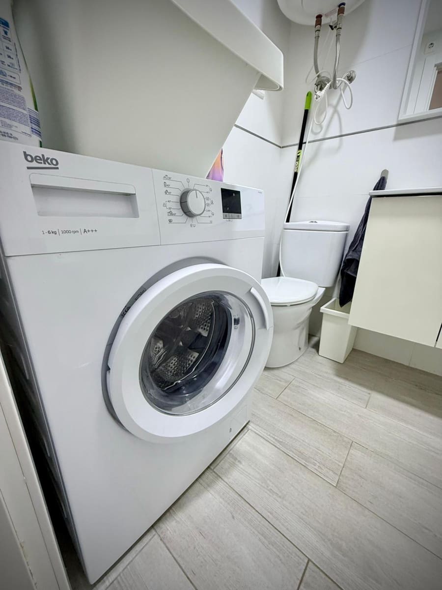 Studio for sale in Mil Palmeras with pool - € 114,900 (Ref: 9611534)