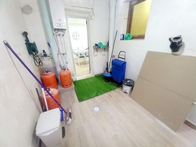 3 soveværelse Lejlighed til salg i Alicante by - € 87.000 (Ref: 9611536)