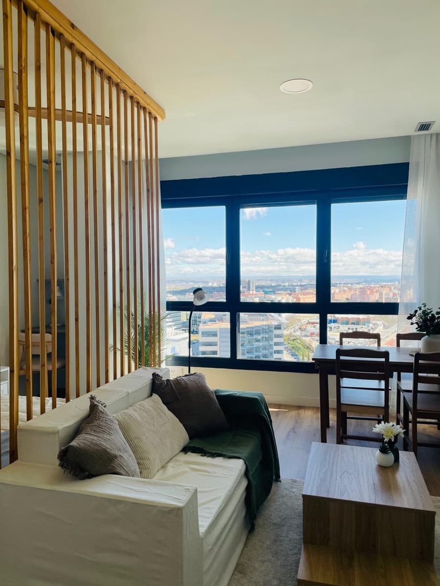 Studio til salgs i Madrid by med svømmebasseng garasje - € 385 000 (Ref: 9615457)