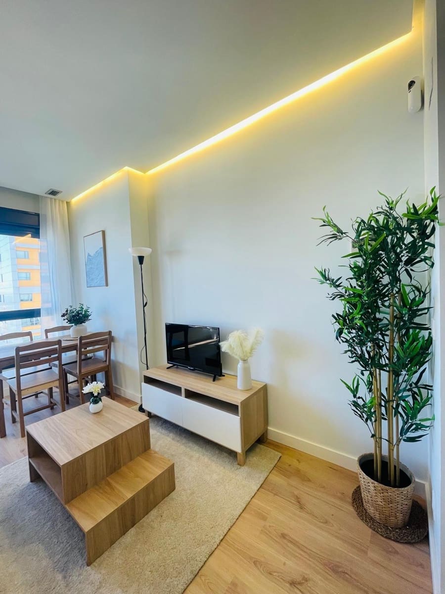 Studio til salgs i Madrid by med svømmebasseng garasje - € 385 000 (Ref: 9615457)