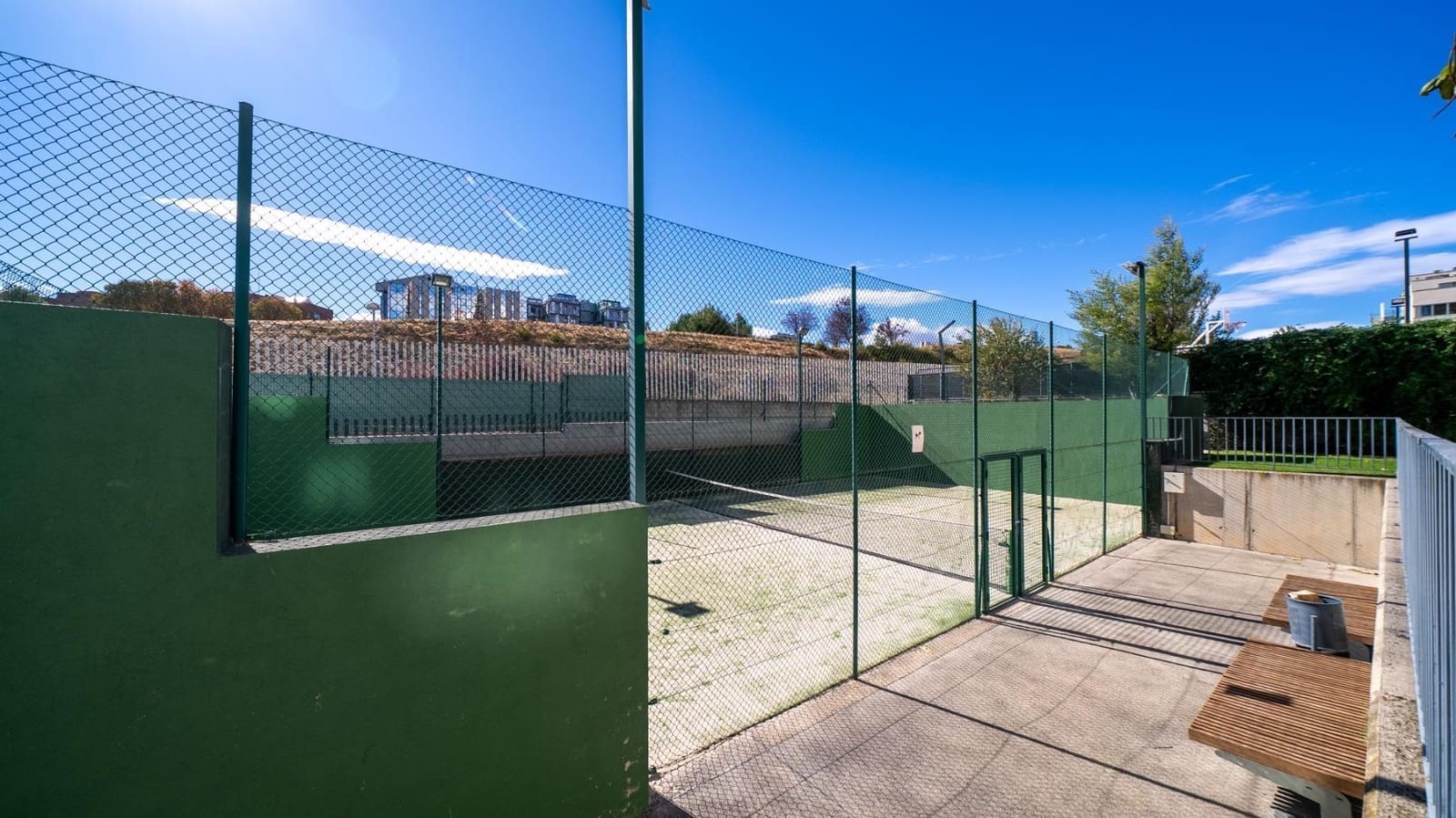 Studio til salgs i Madrid by med svømmebasseng garasje - € 385 000 (Ref: 9615457)