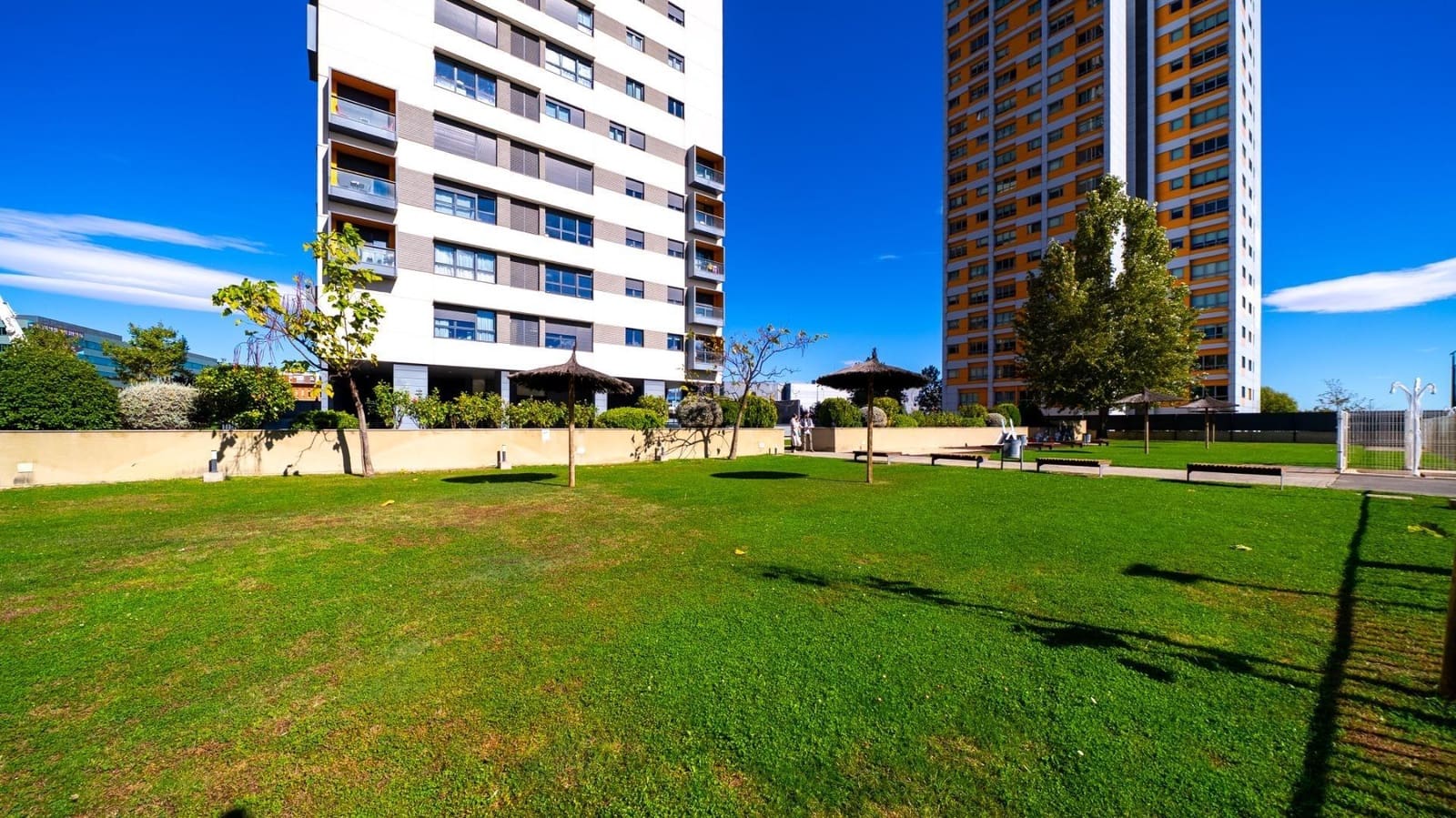 Studio til salgs i Madrid by med svømmebasseng garasje - € 385 000 (Ref: 9615457)