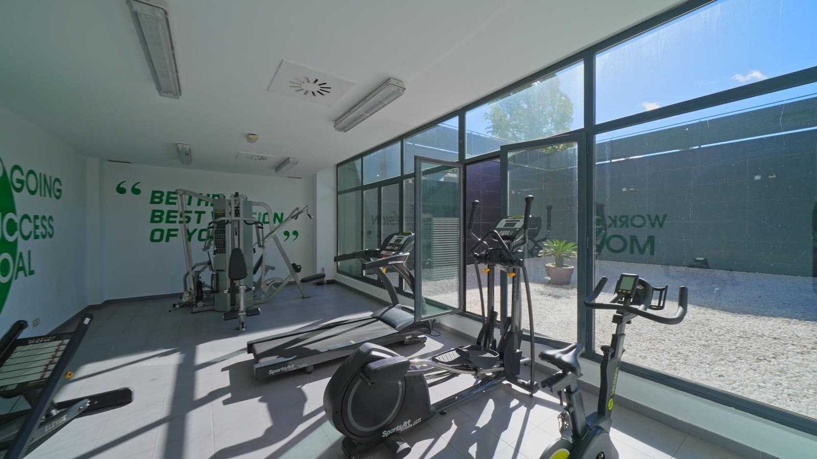 Studio til salgs i Madrid by med svømmebasseng garasje - € 385 000 (Ref: 9615457)