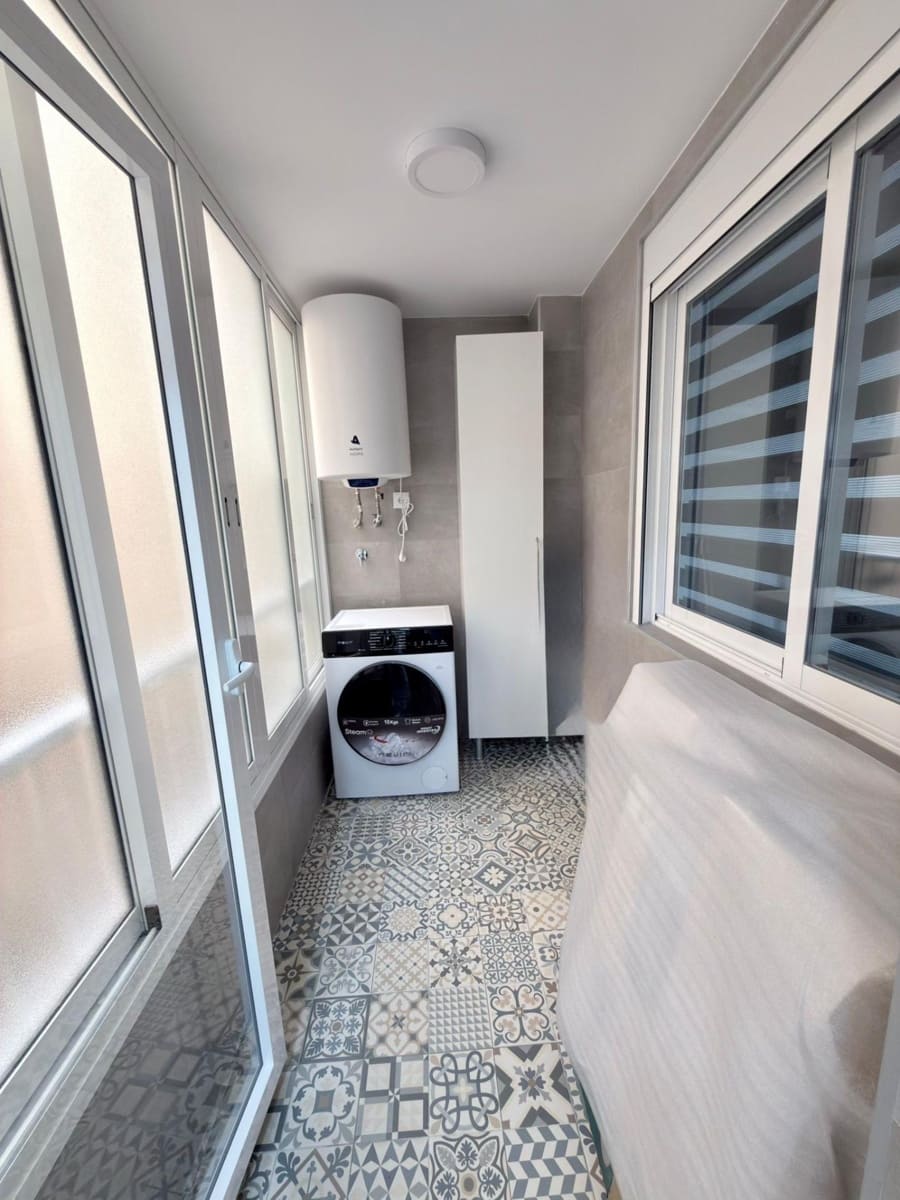 3 bedroom Apartment for sale in Alicante / Alacant city - € 399,000 (Ref: 9615459)