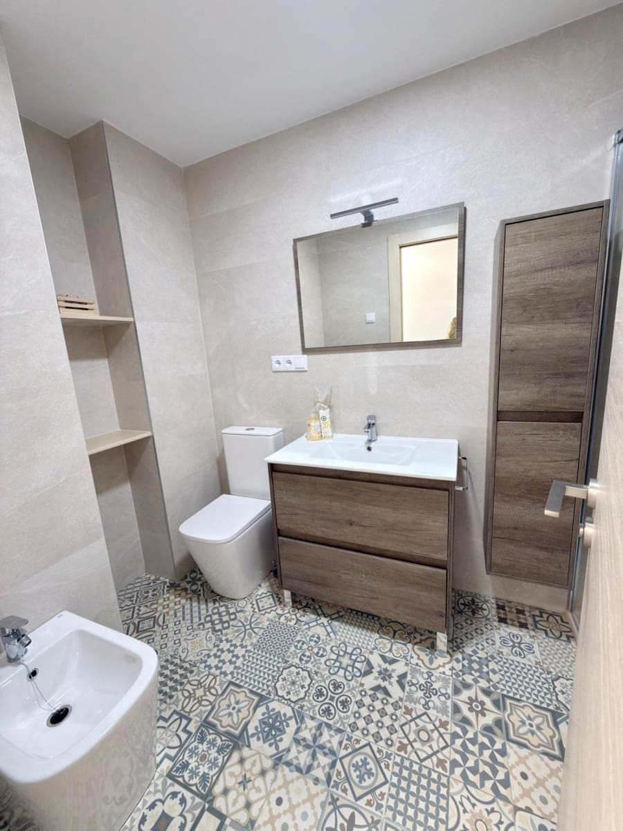 3 bedroom Apartment for sale in Alicante / Alacant city - € 399,000 (Ref: 9615459)