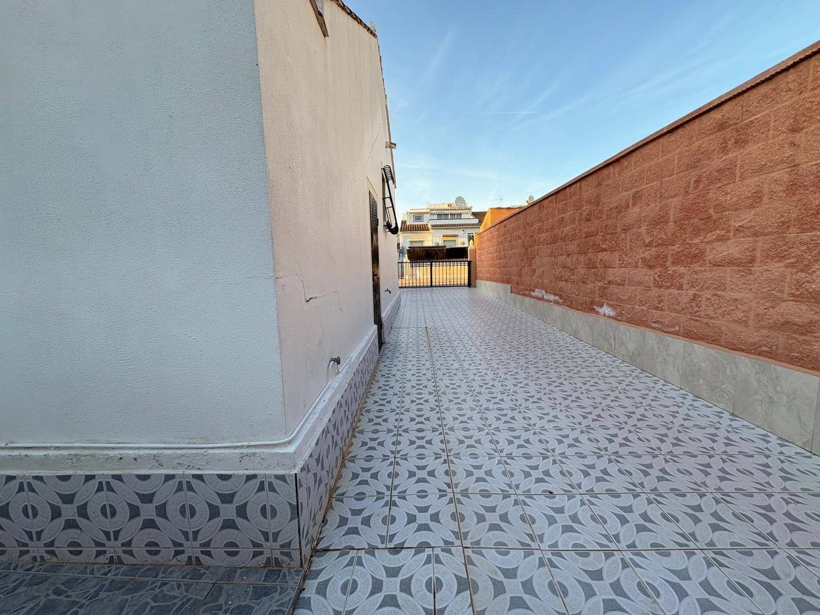 Adosado de 2 habitaciones en La Florida en venta con piscina - 260.000 € (Ref: 9615468)