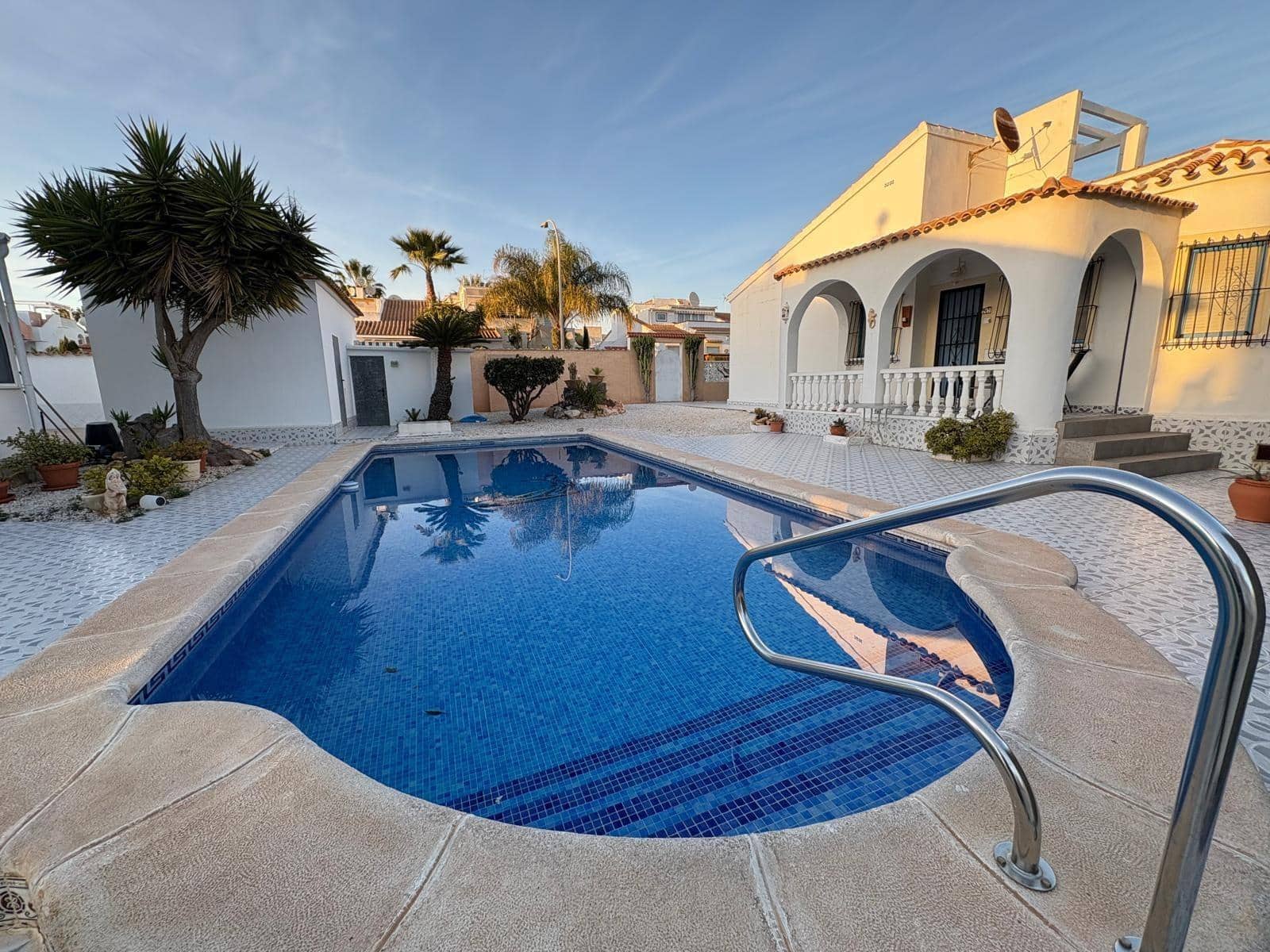 Adosado de 2 habitaciones en La Florida en venta con piscina - 260.000 € (Ref: 9615468)