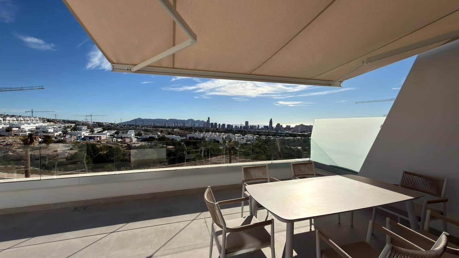 2 slaapkamer Flat te koop in Finestrat met zwembad - € 495.000 (Ref: 9619228)