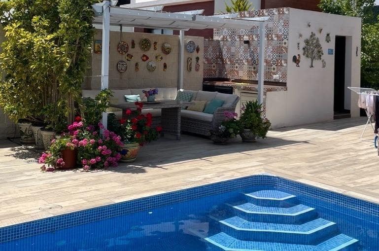 3 bedroom Villa for sale in Polop with pool - € 540,000 (Ref: 9619229)