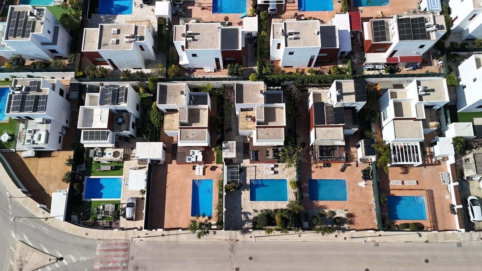 3 bedroom Villa for sale in Polop with pool - € 540,000 (Ref: 9619229)