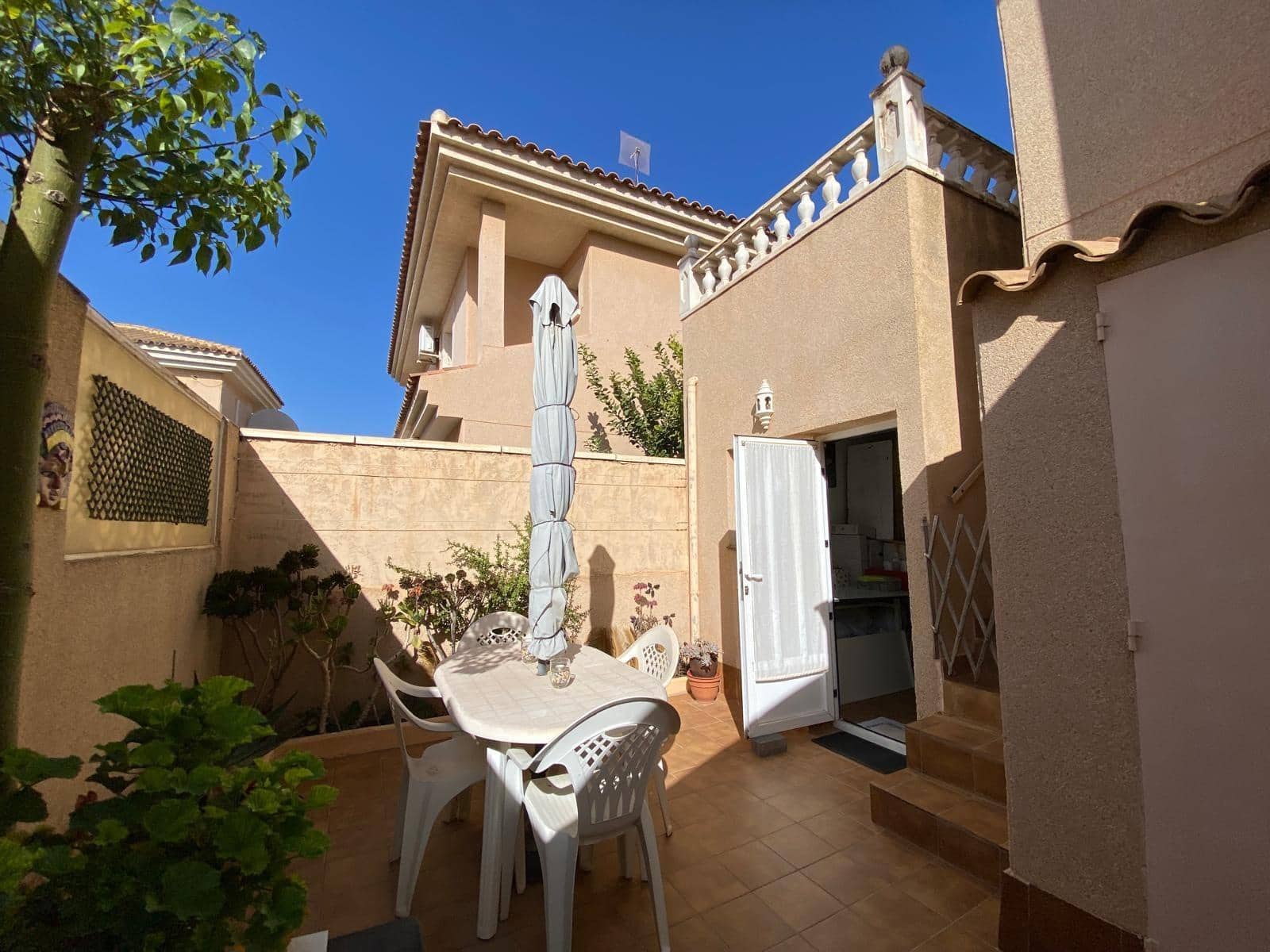 3 soveværelse Rækkehus til salg i Orihuela Costa med swimmingpool garage - € 329.900 (Ref: 9625558)