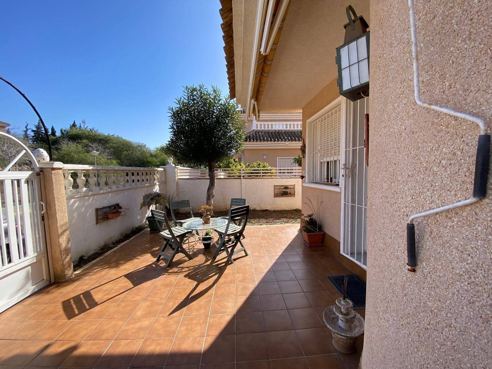 3 soveværelse Rækkehus til salg i Orihuela Costa med swimmingpool garage - € 329.900 (Ref: 9625558)
