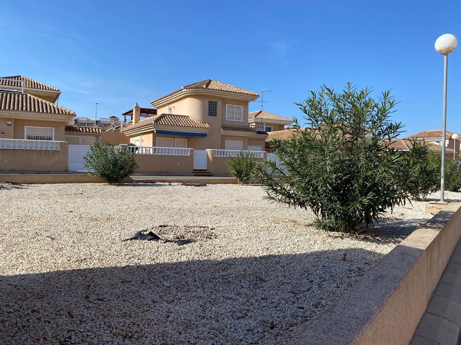 3 soveværelse Rækkehus til salg i Orihuela Costa med swimmingpool garage - € 329.900 (Ref: 9625558)