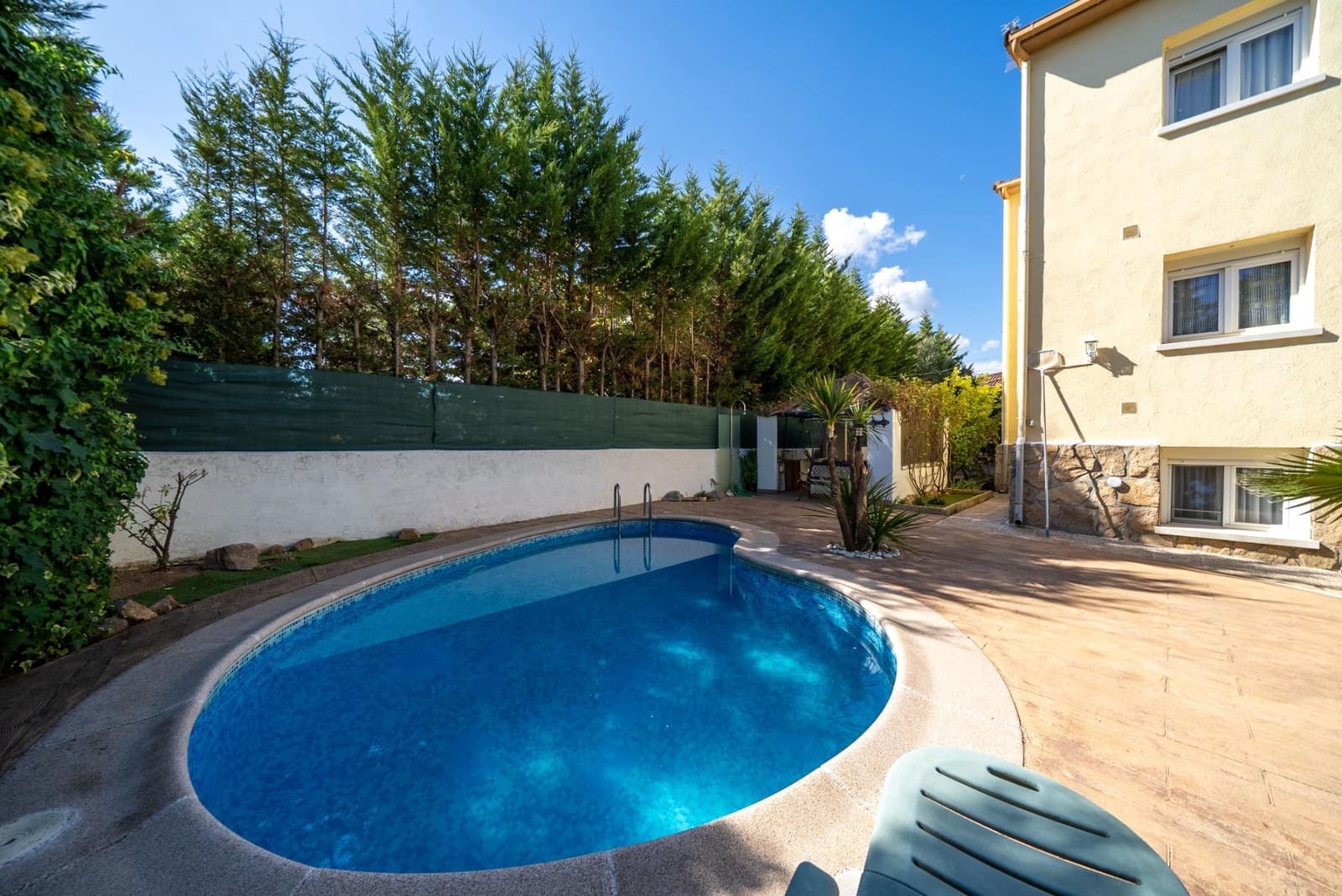 Chalet de 6 habitaciones en San Martín de Valdeiglesias en venta con piscina - 429.000 € (Ref: 9625559)