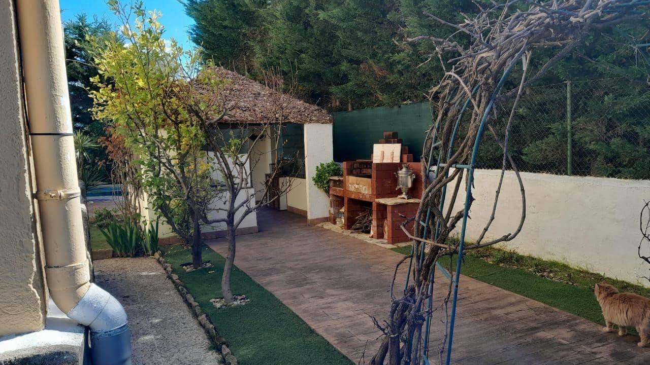Chalet de 6 habitaciones en San Martín de Valdeiglesias en venta con piscina - 422.000 € (Ref: 9625559)