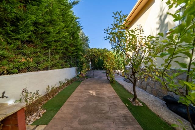 6 soveværelse Villa til salg i San Martín de Valdeiglesias med swimmingpool - € 422.000 (Ref: 9625559)