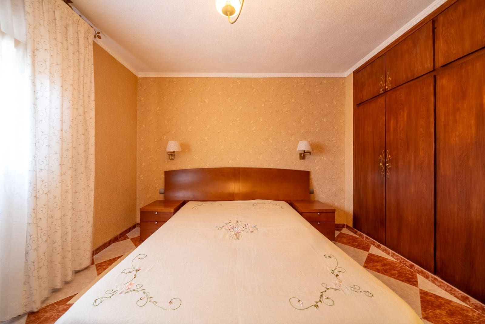 Chalet de 6 habitaciones en San Martín de Valdeiglesias en venta con piscina - 422.000 € (Ref: 9625559)