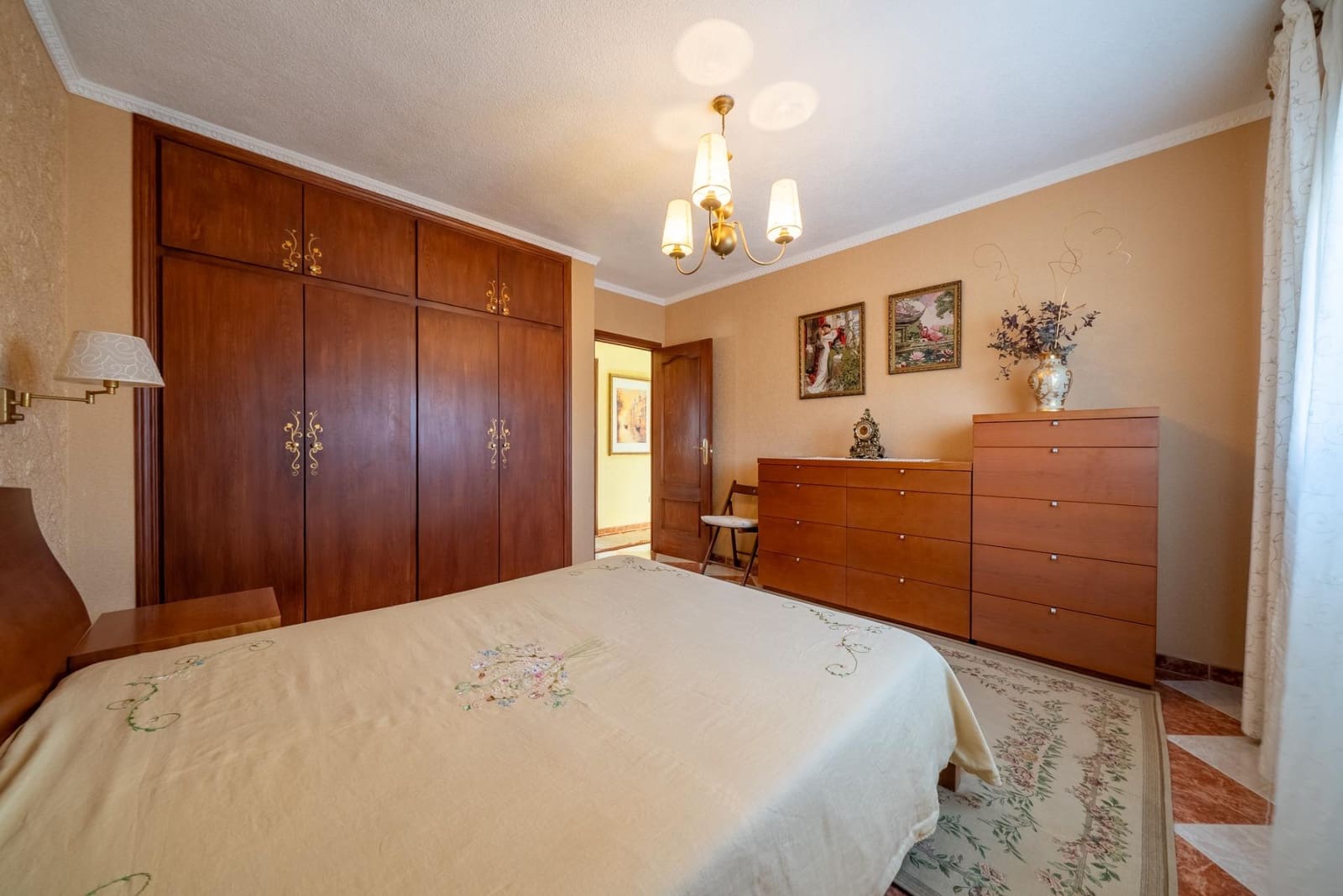 Chalet de 6 habitaciones en San Martín de Valdeiglesias en venta con piscina - 422.000 € (Ref: 9625559)