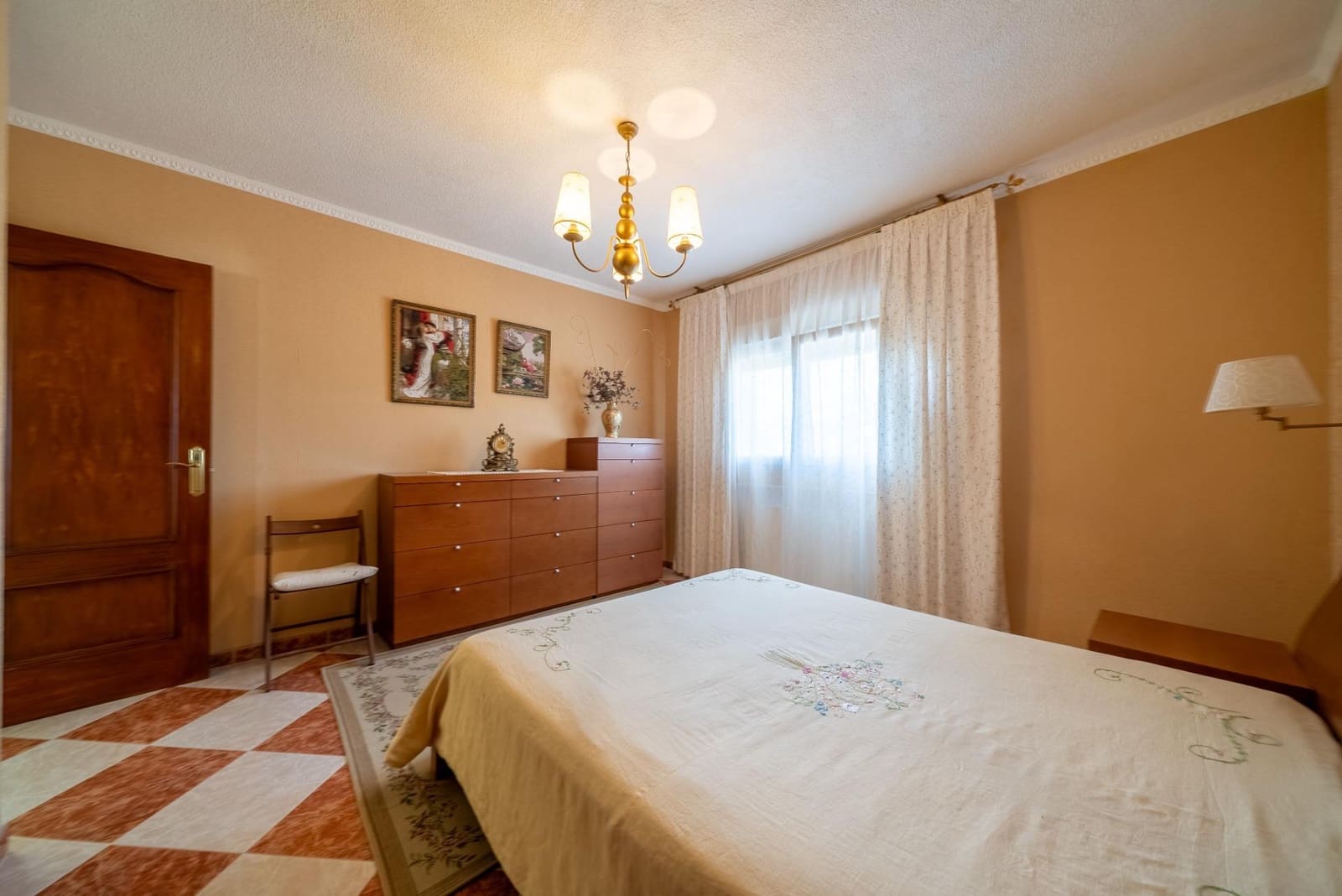 Chalet de 6 habitaciones en San Martín de Valdeiglesias en venta con piscina - 422.000 € (Ref: 9625559)