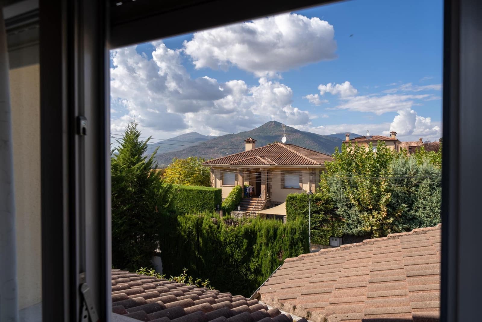 Chalet de 6 habitaciones en San Martín de Valdeiglesias en venta con piscina - 422.000 € (Ref: 9625559)