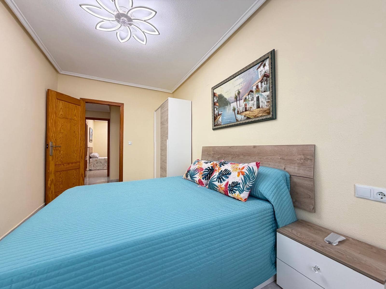 Apartamento de 3 habitaciones en Torrevieja en venta - 230.000 € (Ref: 9625561)