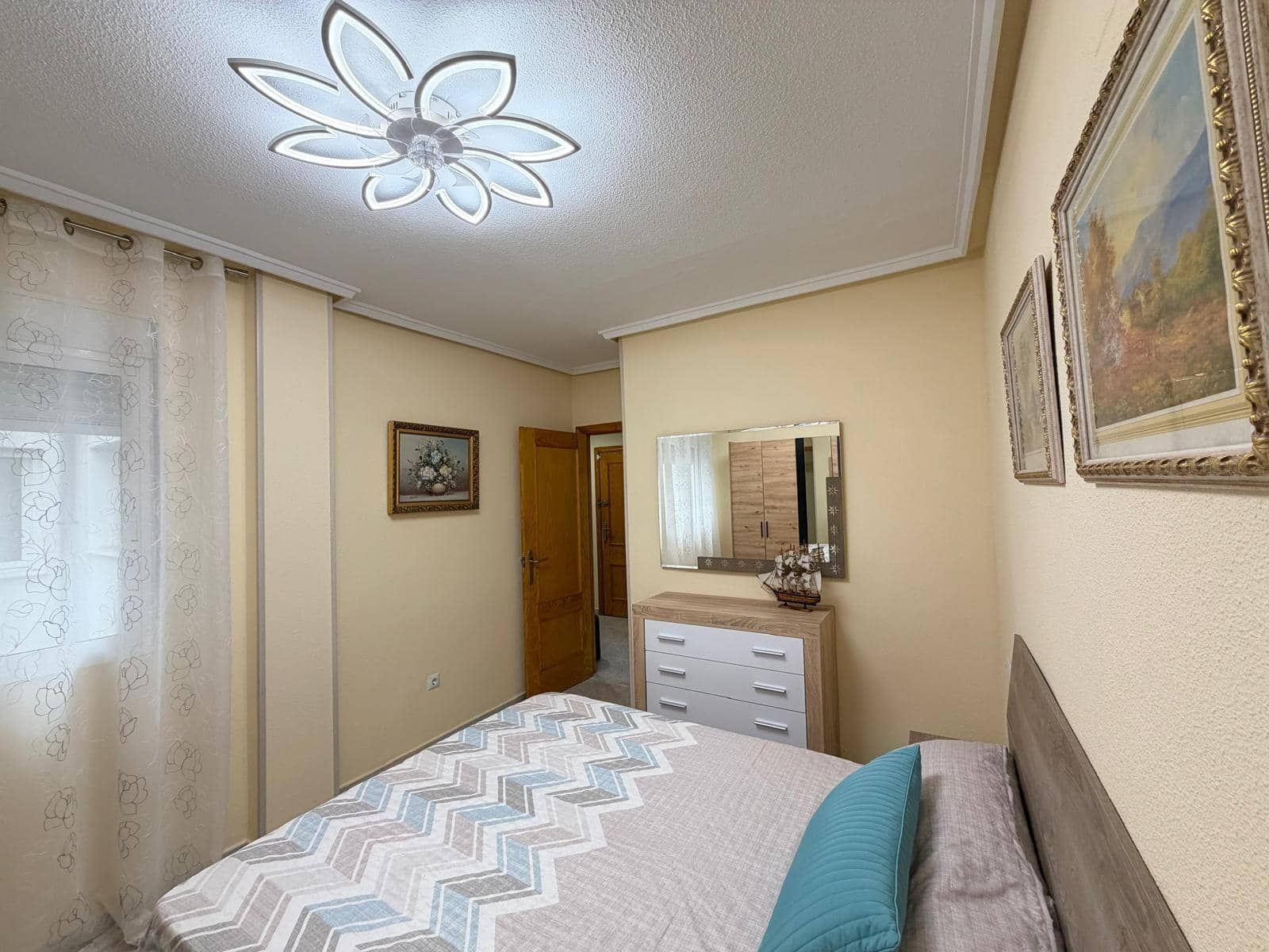 Apartamento de 3 habitaciones en Torrevieja en venta - 230.000 € (Ref: 9625561)