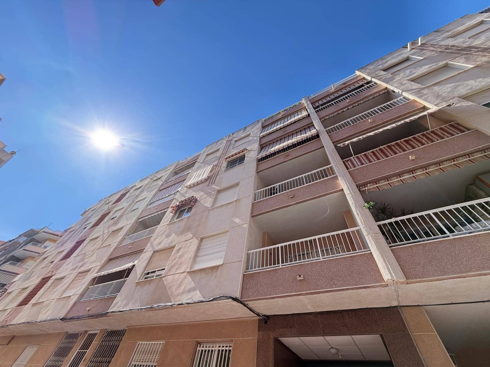 Apartamento de 3 habitaciones en Torrevieja en venta - 230.000 € (Ref: 9625561)
