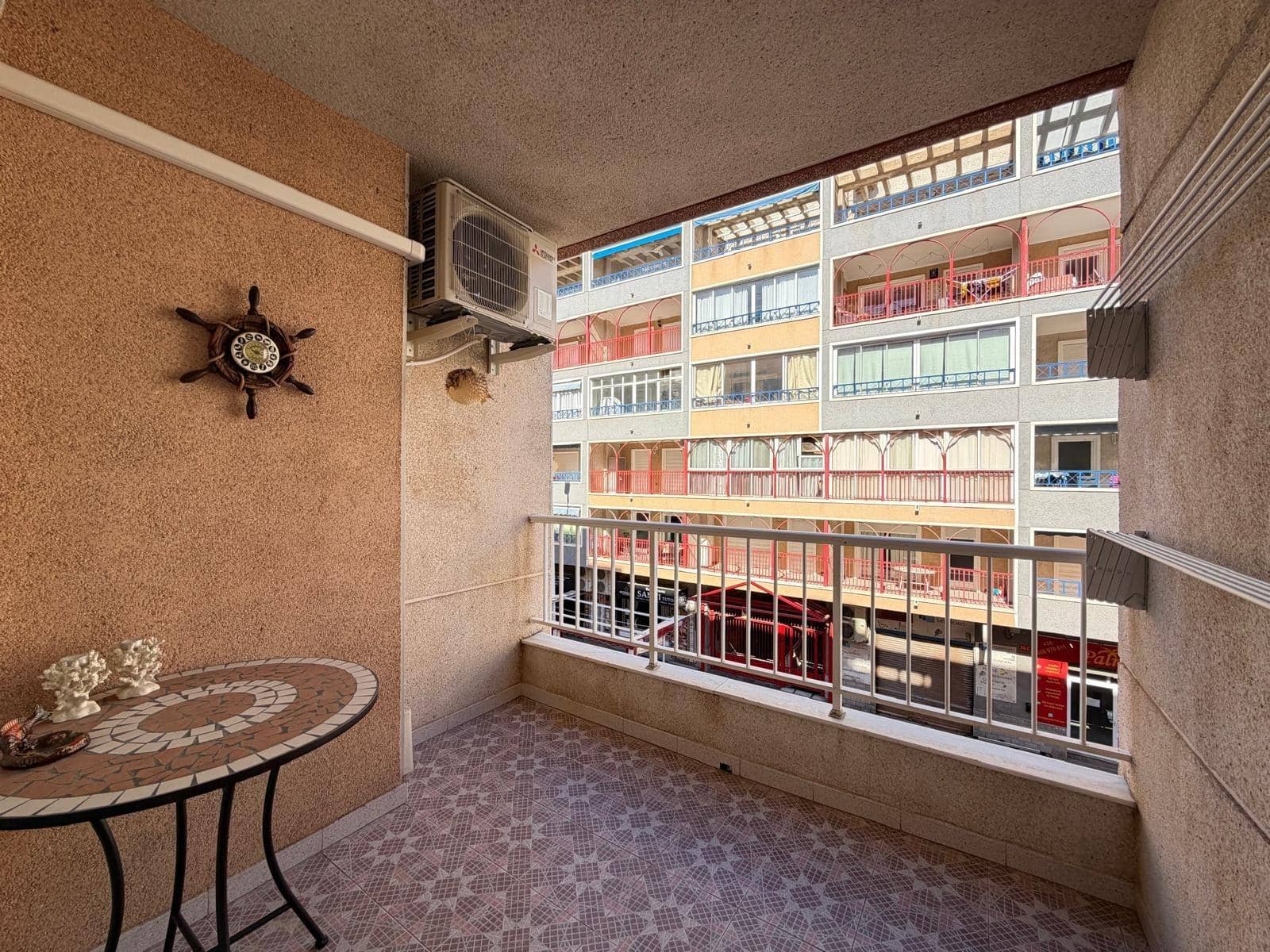 Apartamento de 3 habitaciones en Torrevieja en venta - 230.000 € (Ref: 9625561)