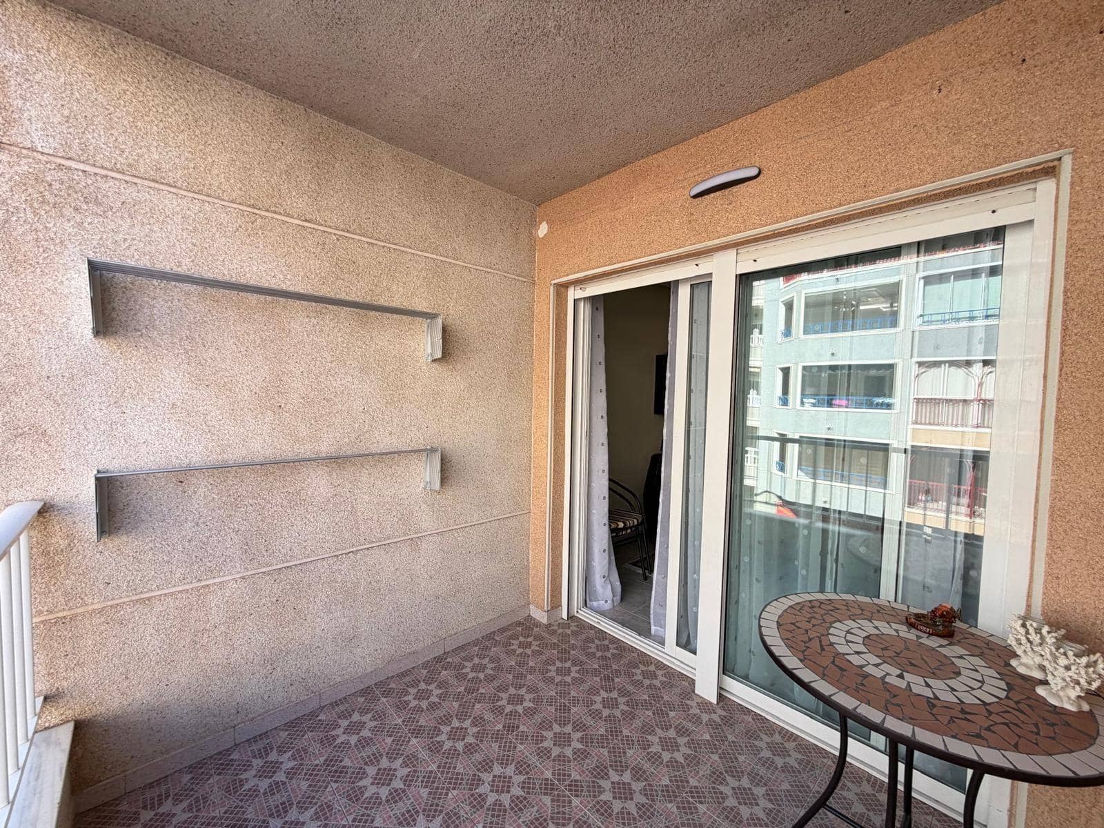 Apartamento de 3 habitaciones en Torrevieja en venta - 230.000 € (Ref: 9625561)